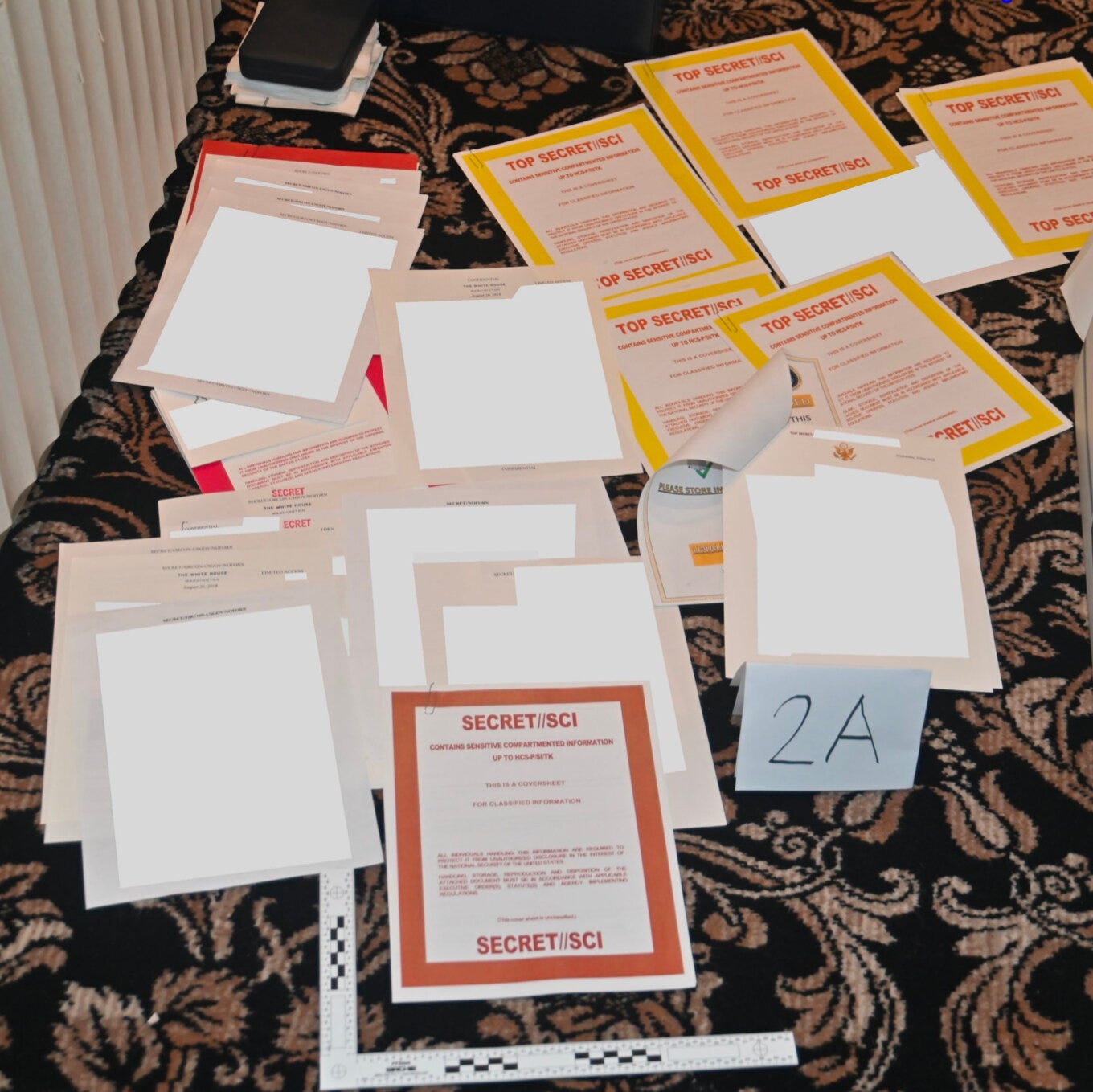 How the Photo of Top Secret Folders at Trump's Home Came About - The New  York Times