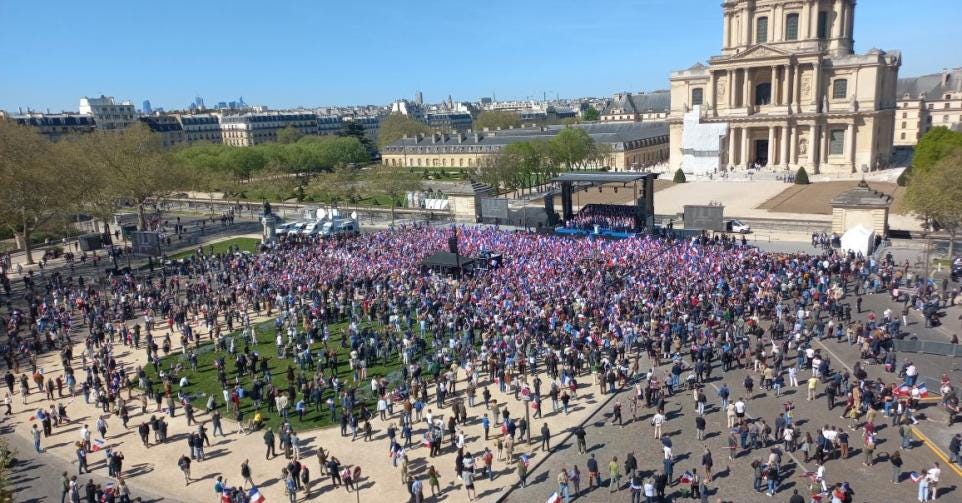 Échec de la manifestation du RN: où sont passés les partisans de Marine Le  Pen? - Vif