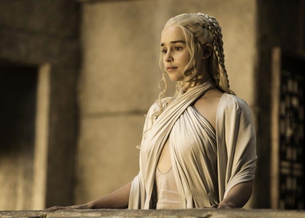 emilia clarke mother of dragons game of thrones 502 2015 emilia clarke mother of dragons game of thrones 502 2015