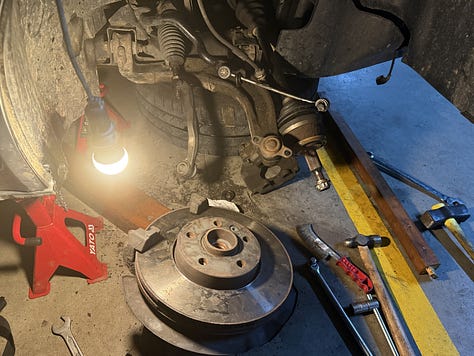 removing a broken suspension strut vw t5 replacement video