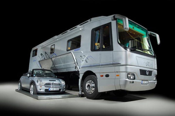 De Web-Apps van Microsoft doen nog het meest denken aan een kleine auto, achter in een camper.