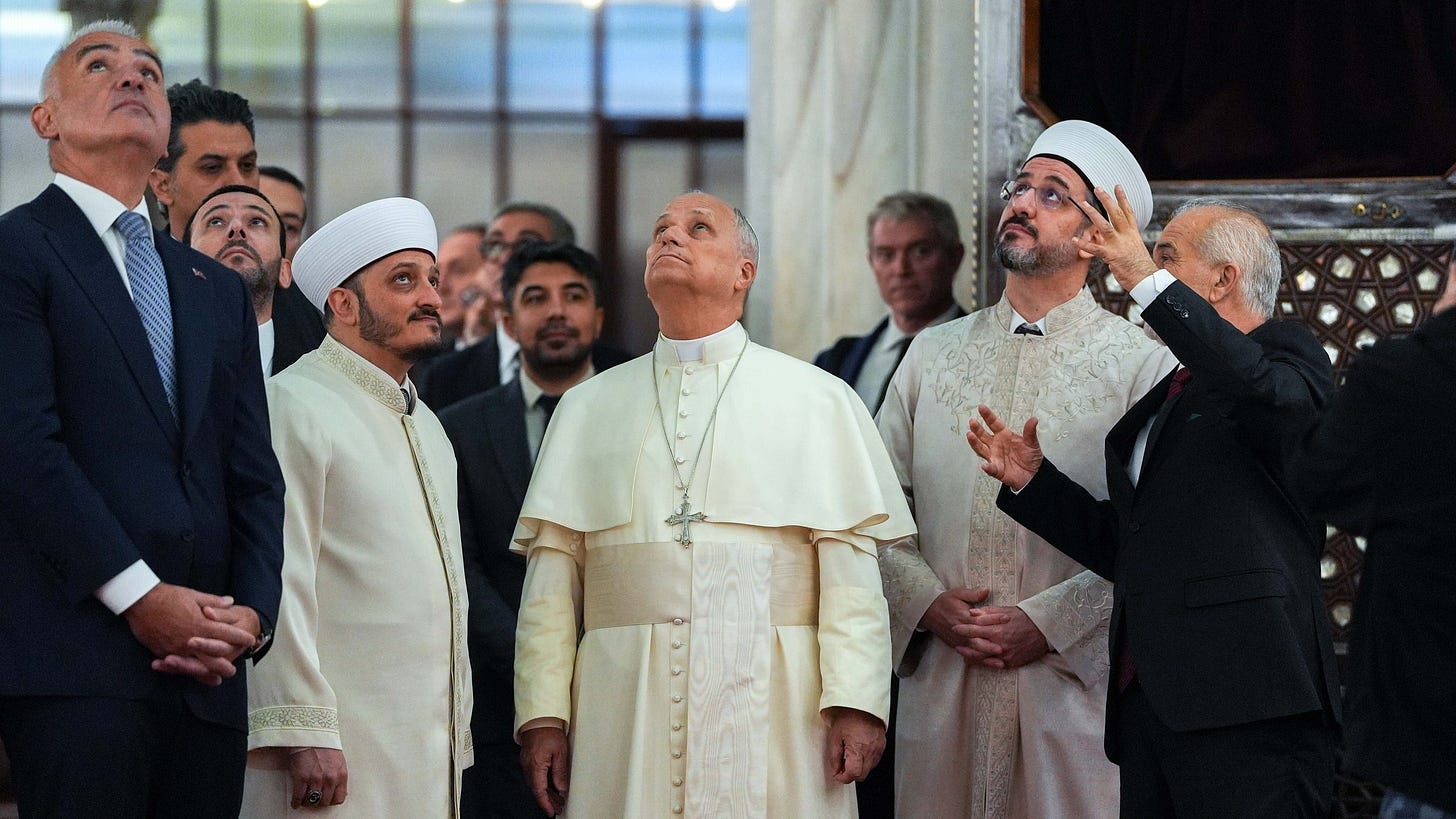 Pope visits famous Istanbul mosque but does not pause to pray - Catholic  Standard