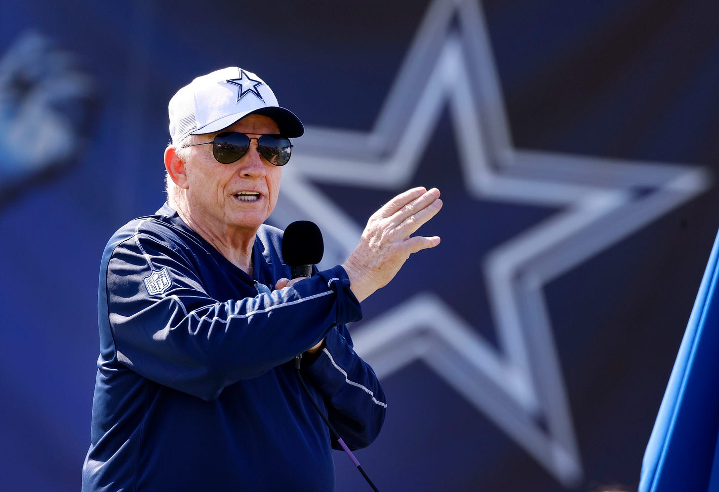 How much Dallas Cowboys' franchise value has increased over the last 10  years