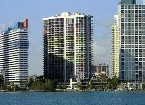 Villa Regina Condos