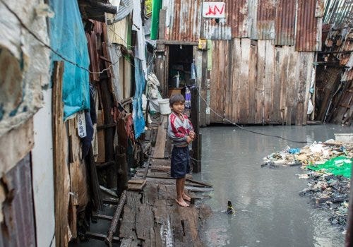 The World's Largest Slums: Dharavi, Kibera, Khayelitsha & Neza The World's Largest Slums: Dharavi, Kibera, Khayelitsha & Neza
