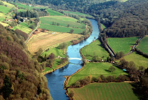 Communication and coastal maritime corridor: bridges; weirs; fords; viaducts; ports/docks; ferries; harbour/fishing; ornamental/leisure and tourism; water supply resources.