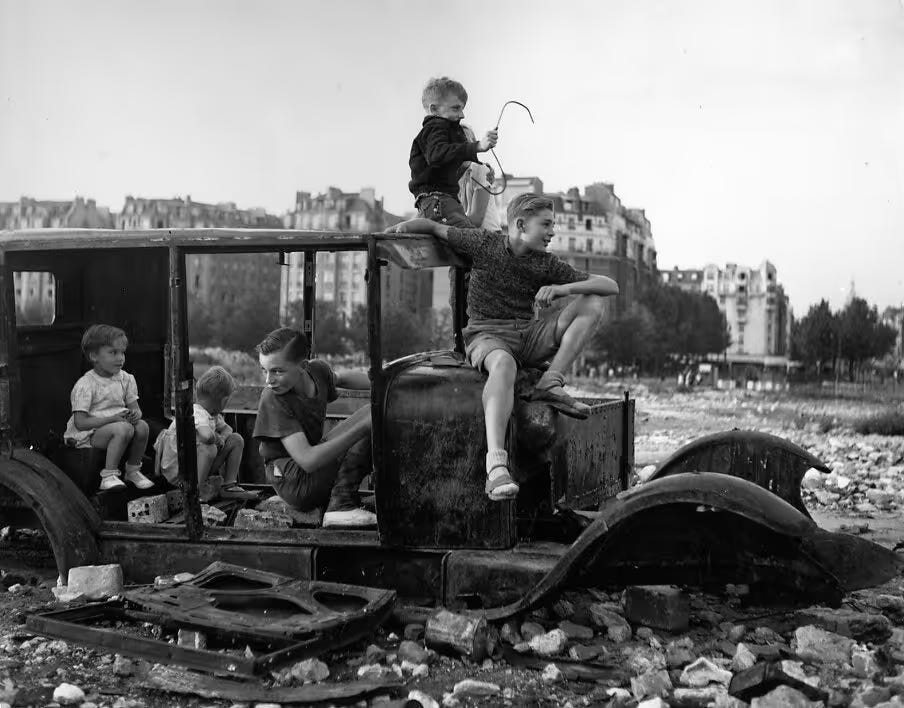 Robert Doisneau: Finding Treasure in the Ordinary