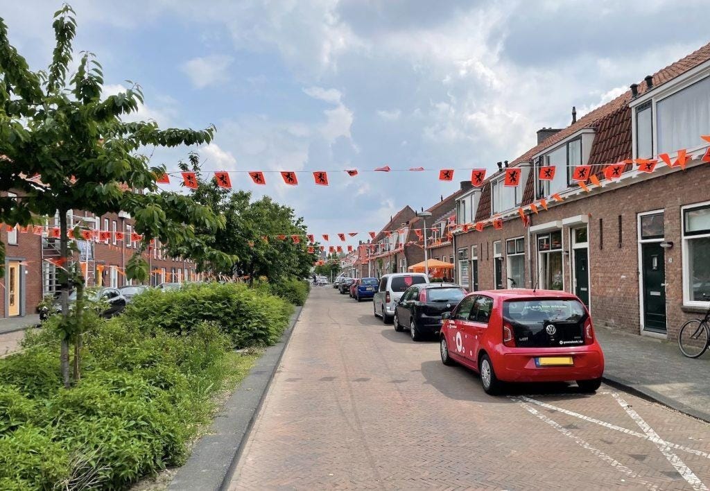 Beginnende oranjekoorts in Ondiep