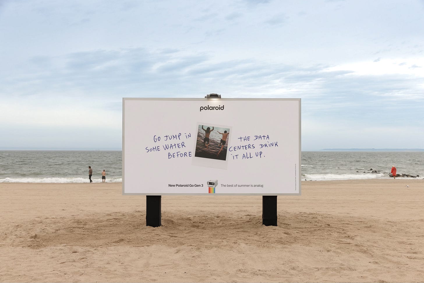 Polaroid launches a new campaign against over-digitalization Polaroid launches a new campaign against over-digitalization