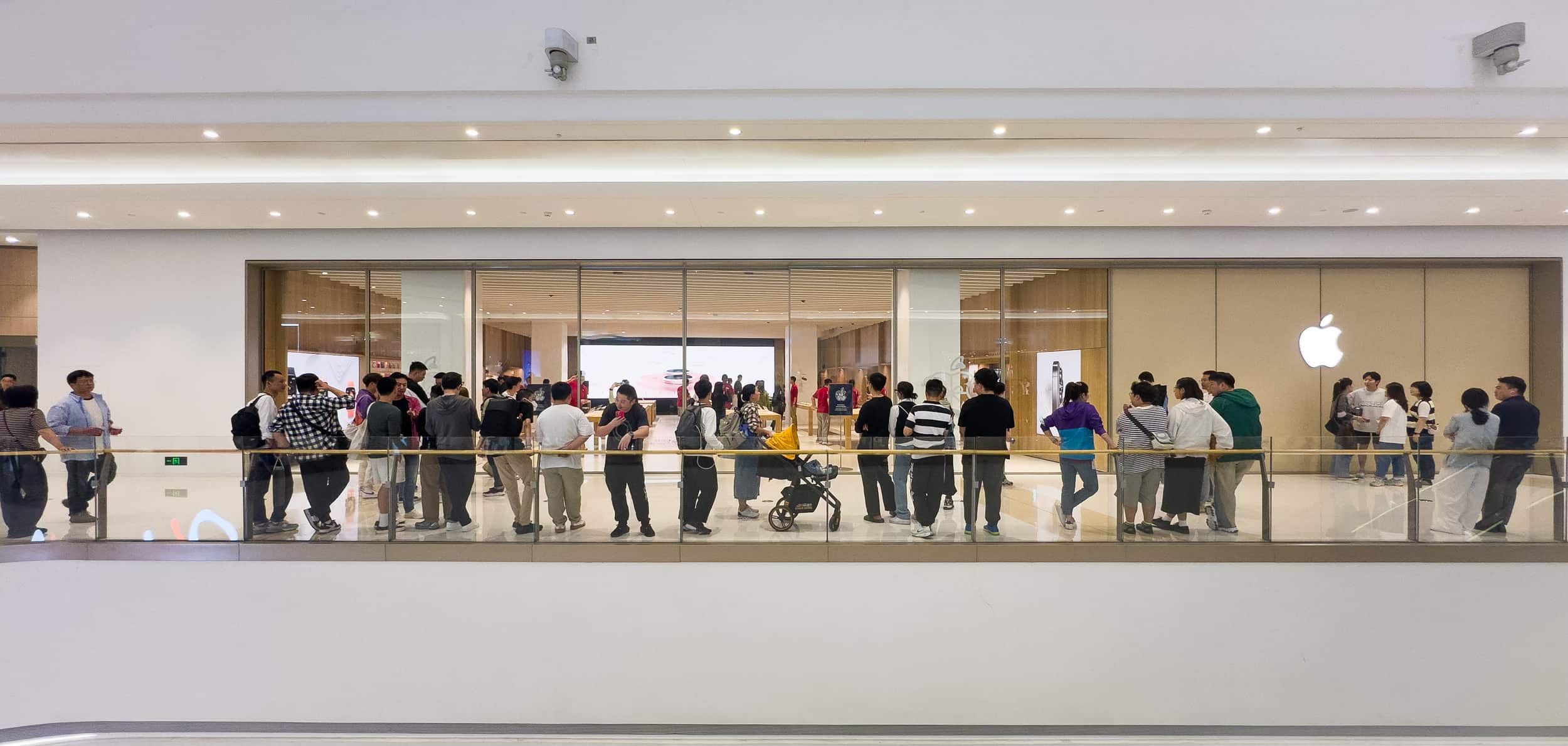 Apple MixC Wenzhou opens - by Michael Steeber - Tabletops