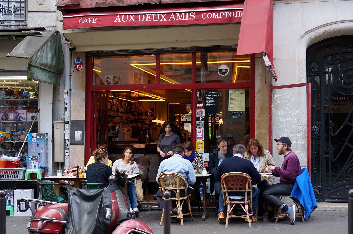 Aux Deux Amis - Wendy Lyn