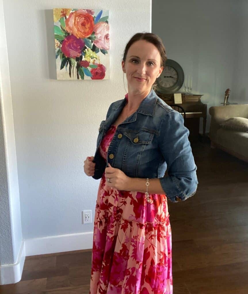 Tips on how to wear a halter neck dress - the ultimate summer style statement! Tips on how to wear a halter neck dress - the ultimate summer style statement!