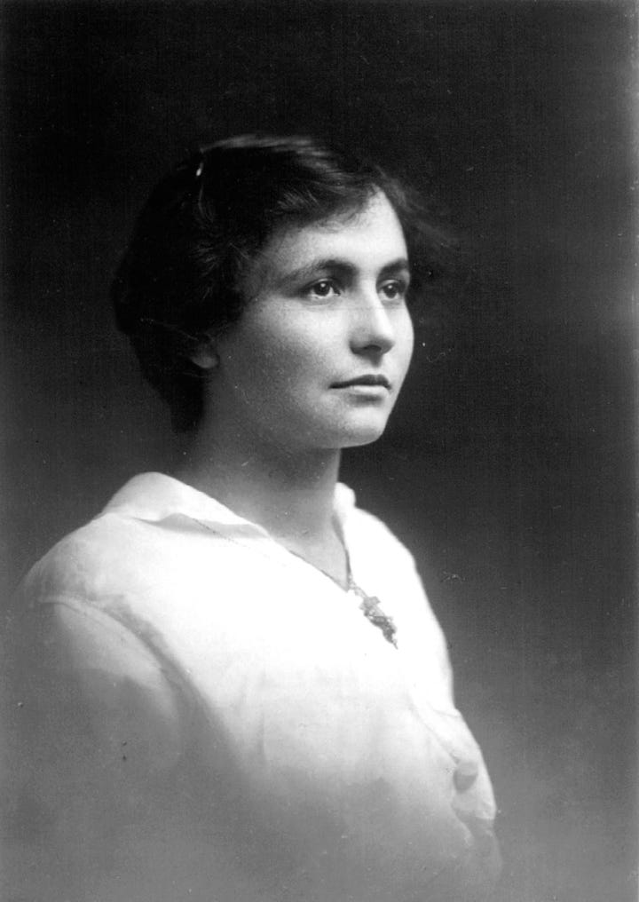 My grandmother Esther Florida Northey in 1916 - the photo she gave Geordie before he went back