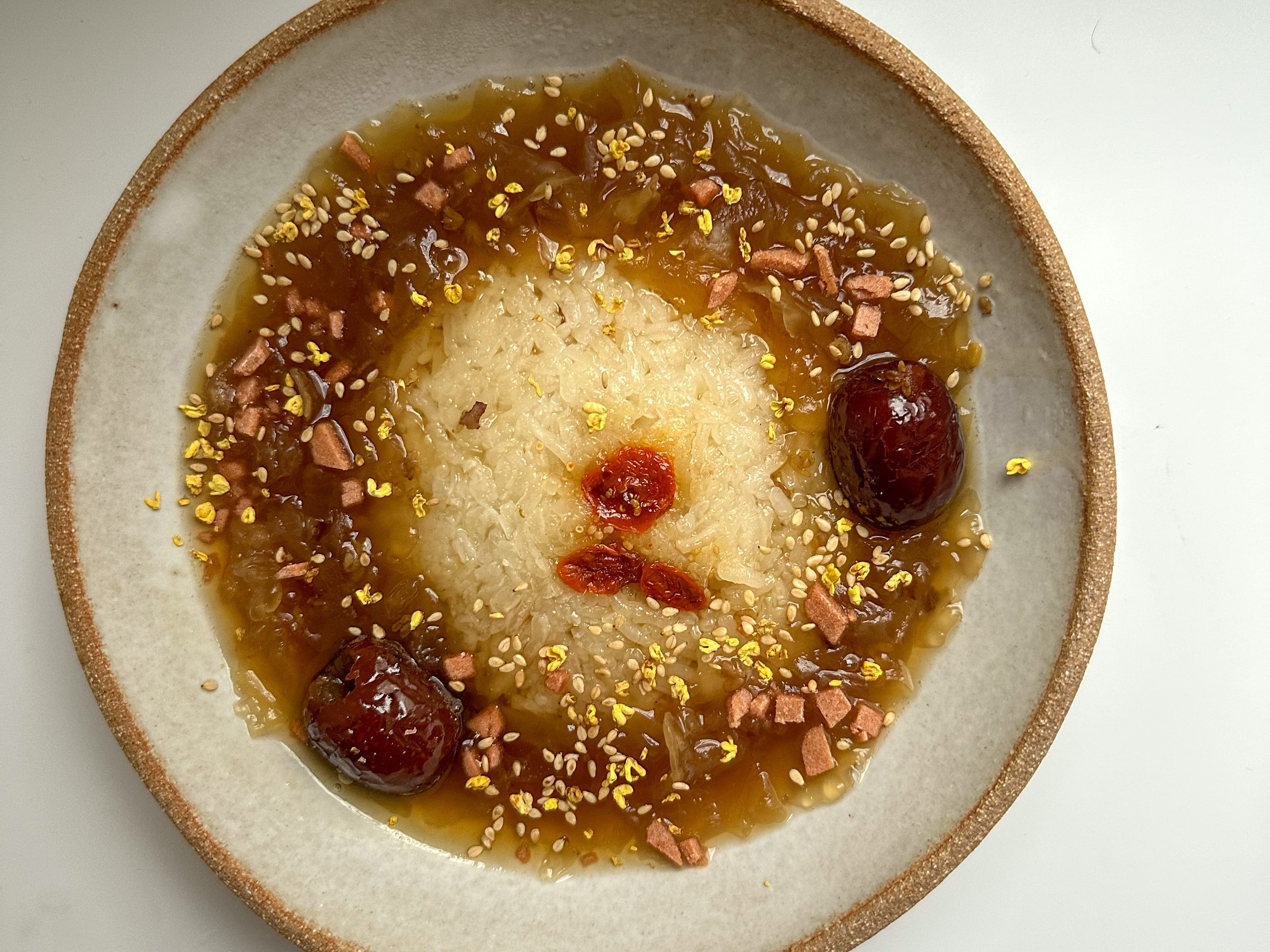 Steamed Sticky Rice with Snow Fungus Dessert Soup
