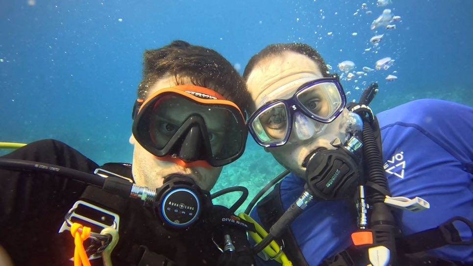 Jeff and Taylor dive selfie