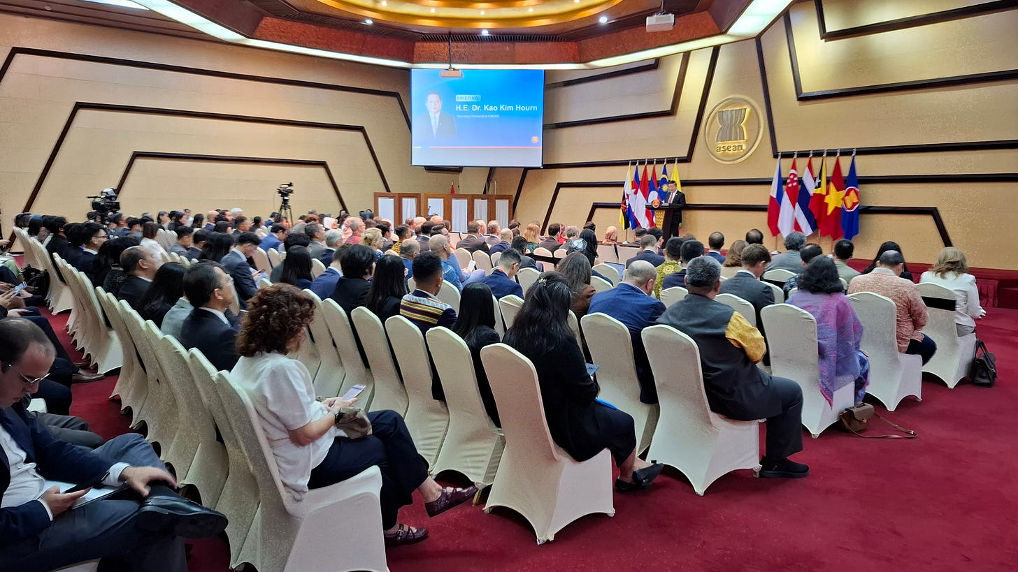 Ambassadors, diplomats, and journalists attended a briefing at the ASEAN Secretariat in Jakarta