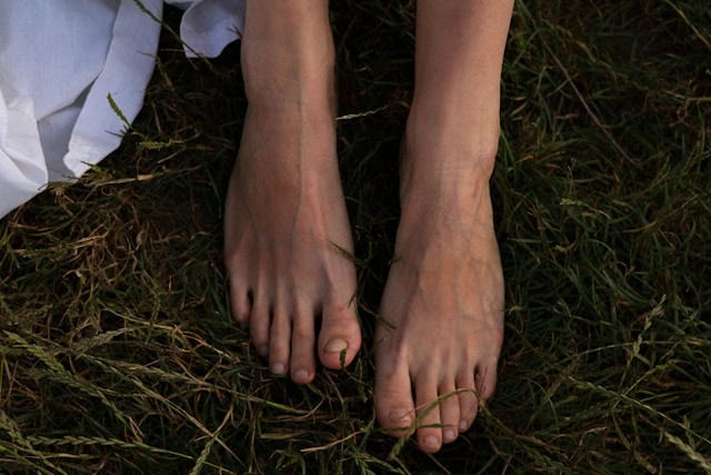 A woman's bare feet in the grass.
Our job is simply to allow God to pull up the old, useless shallow roots, grow our new ones, and help us to grow fruit. A woman's bare feet in the grass.
Our job is simply to allow God to pull up the old, useless shallow roots, grow our new ones, and help us to grow fruit.