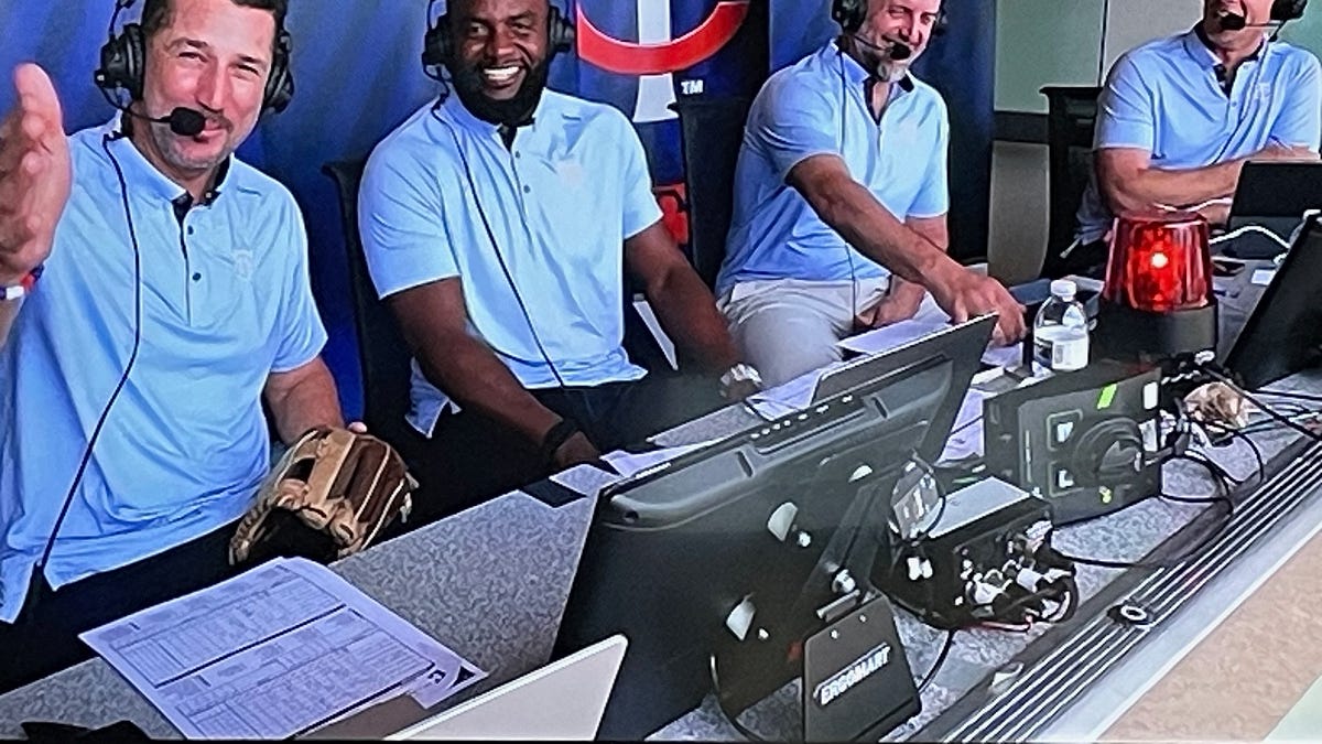 Twins foursome of former players provides entertaining change of pace in TV booth