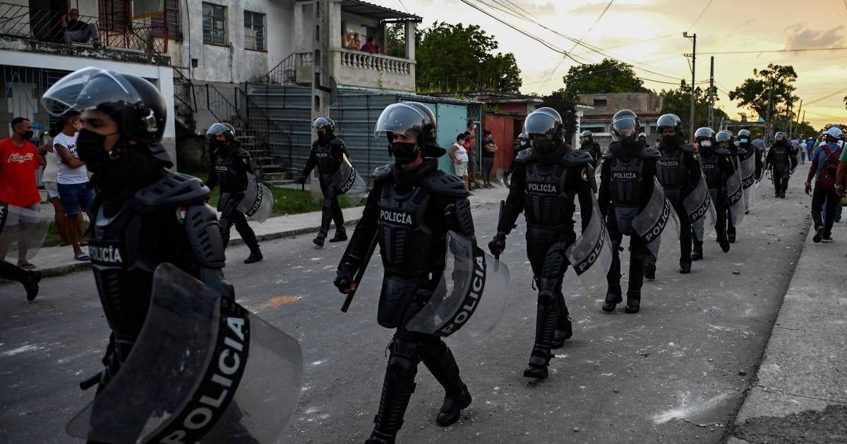 Prison or Exile: Cuba's Systematic Repression of July 2021 Demonstrators |  HRW