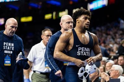 NCAA Wrestling Day One, Starocci walks off
