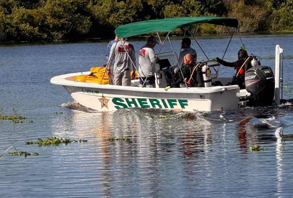 MCSO Dive Team Recovers Submerged Truck from Lake Manatee