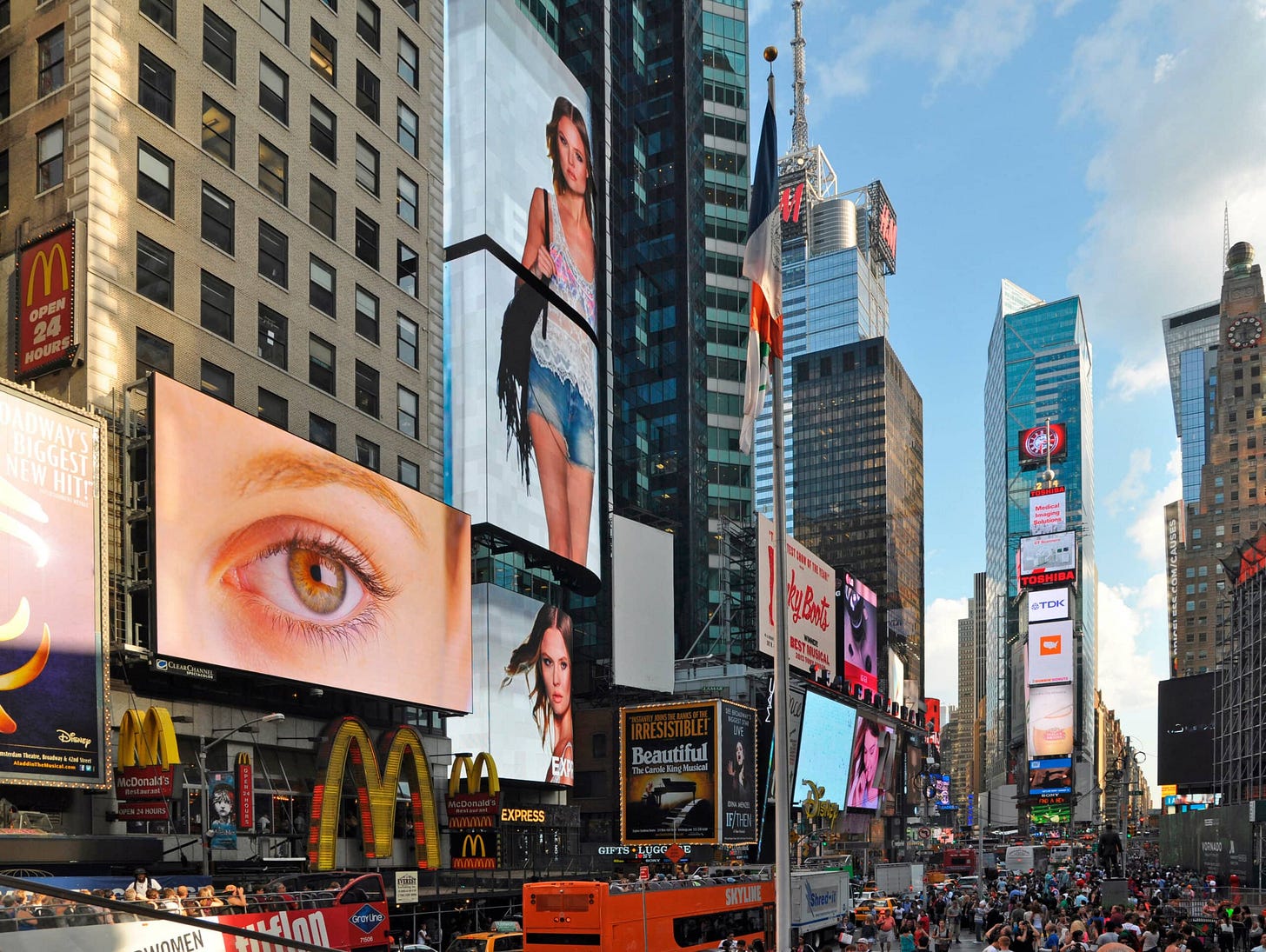 Opinion: How consumerism is ruining social media – Fashion North