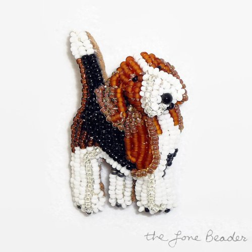 Tiny Beaded Pocket BEAGLE Keepsake Dog Art Pin Pendant Etsy Bead embroidery jewelry Tiny Beaded Pocket BEAGLE Keepsake Dog Art Pin Pendant Etsy Bead embroidery jewelry