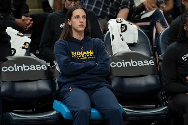 Caitlin Clark Turns Heads on Bench During Fever-Aces - Yahoo Sports