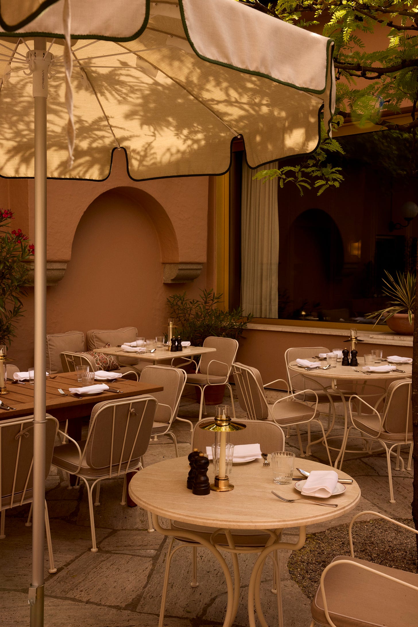 Humus - Bolzano Restaurant - HappyCow, image size:1456x2183