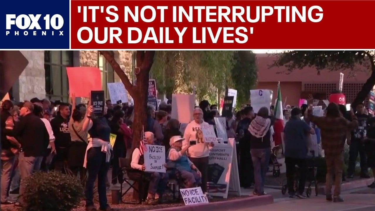 Hundreds pack Surprise council meeting to protest DHS warehouse Hundreds pack Surprise council meeting to protest DHS warehouse