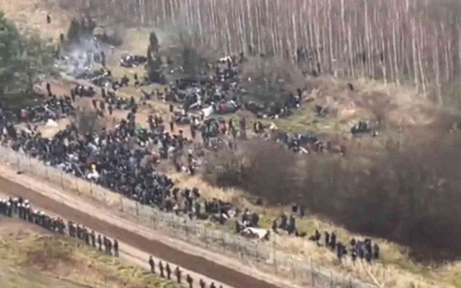 BBC o sytuacji na granicy z Białorusią: Imigranci marzną w polskich lasach - rp.pl BBC o sytuacji na granicy z Białorusią: Imigranci marzną w polskich lasach - rp.pl