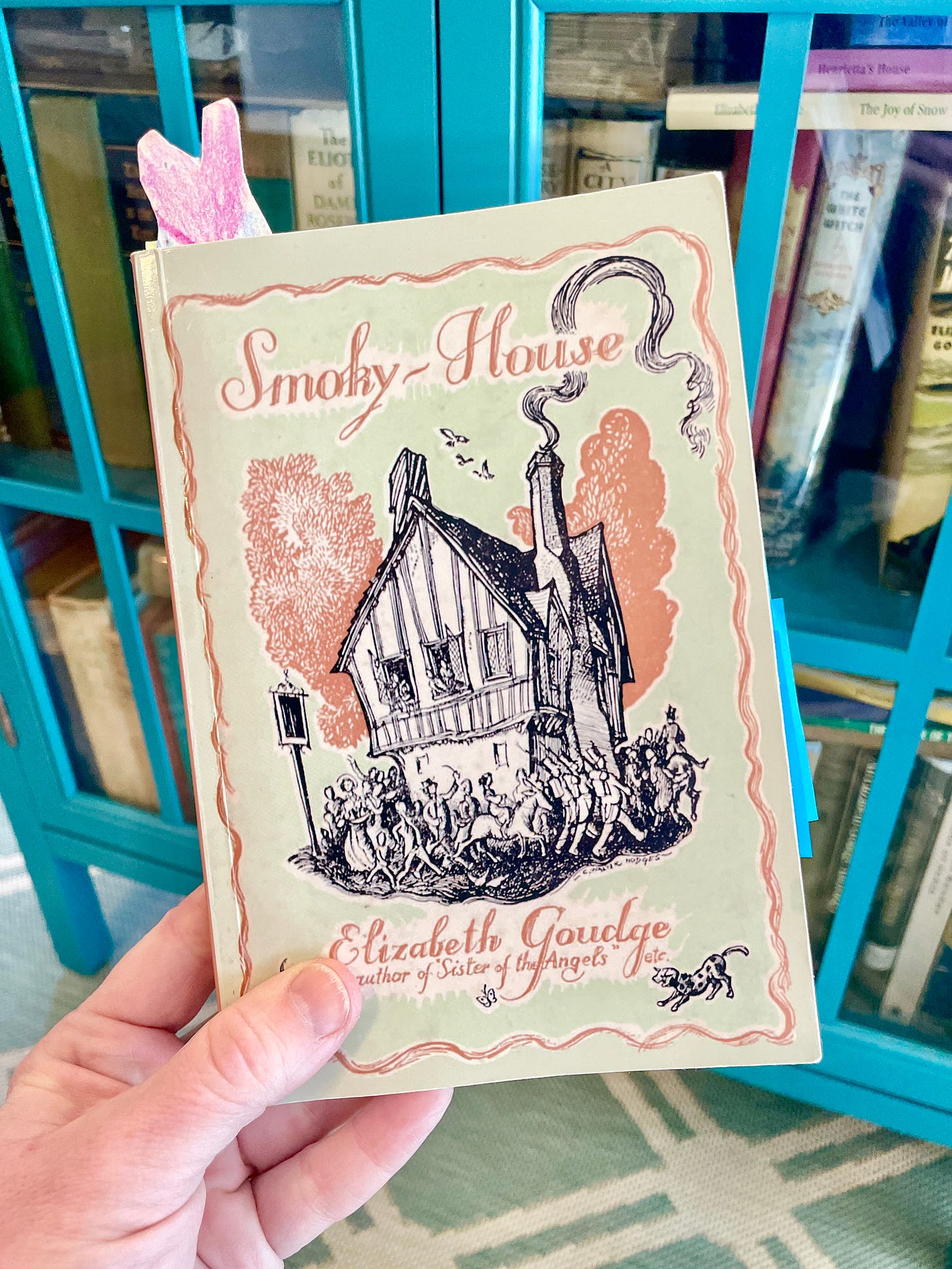 Girls Gone By Publishers edition of Smoky House by Elizabeth Goudge