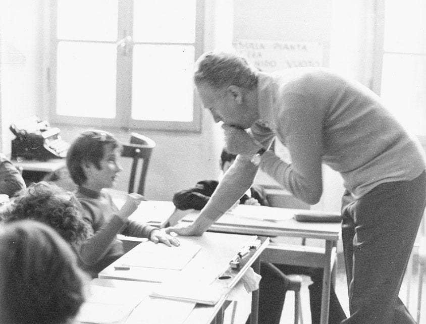 Mario Lodi in classe.