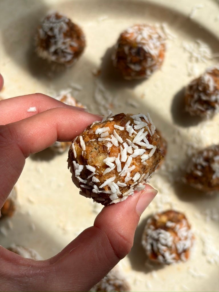 Carrot cake energy balls Carrot cake energy balls