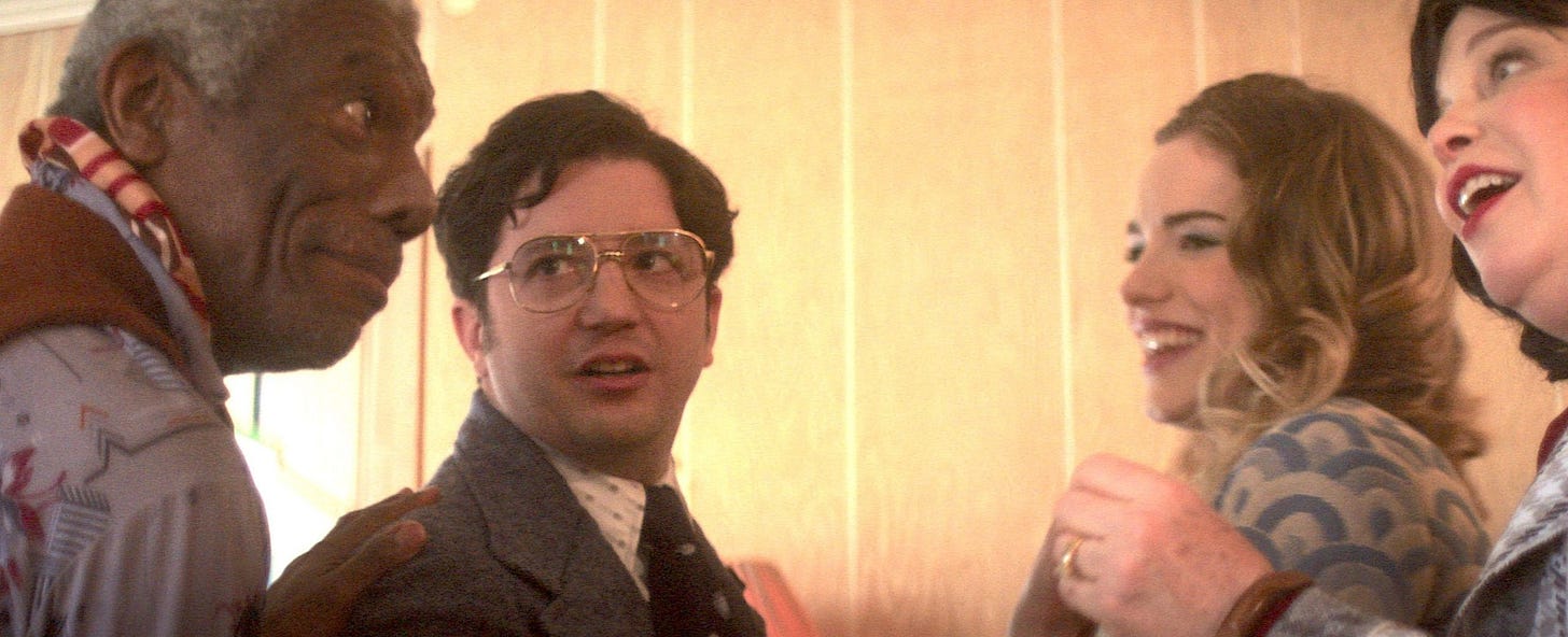 18 1/2: the paranoid thriller meets the darkly silly – The Movie Gourmet