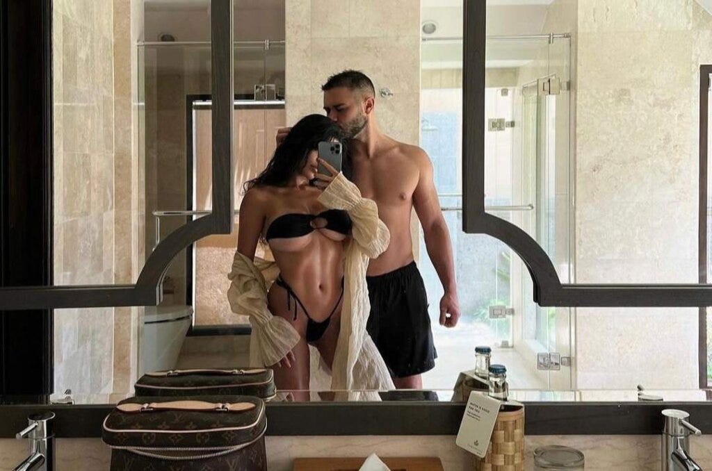 Sugar daddy with sugar baby in Canada