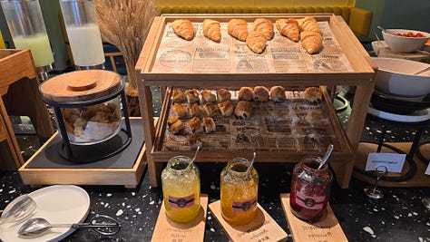 TRIBE Living Bangkok Sukhumvit 39 : Breakfast