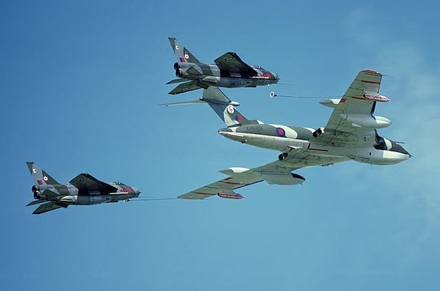 A pair of thirsty Lightnings at a Victor K2 tanker. : r/aviation