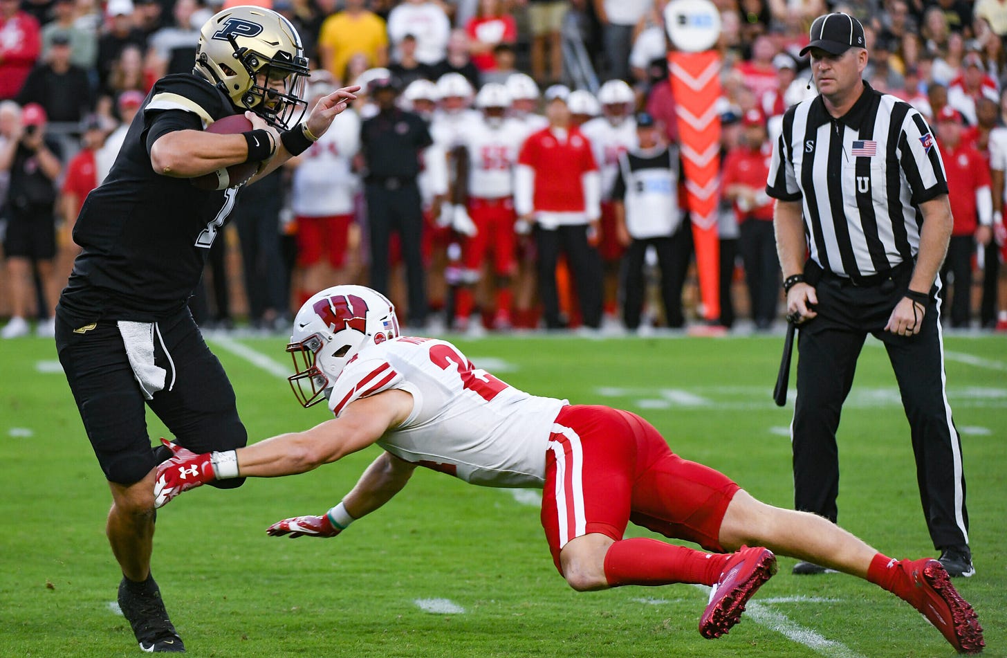 Wisconsin football; Badgers starting safety Hunter Wohler