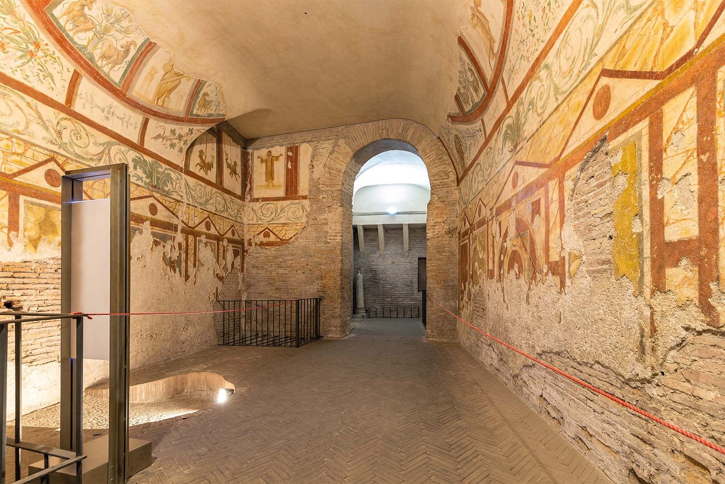 Hall of the Orant