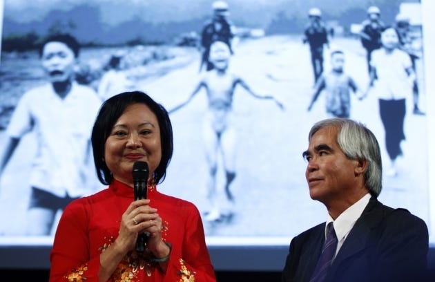 Vietnam War &amp;#39;Napalm Girl&amp;#39; receives German peace prize - VnExpress  International