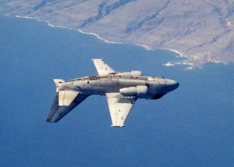 A jet flying over the ocean

AI-generated content may be incorrect.