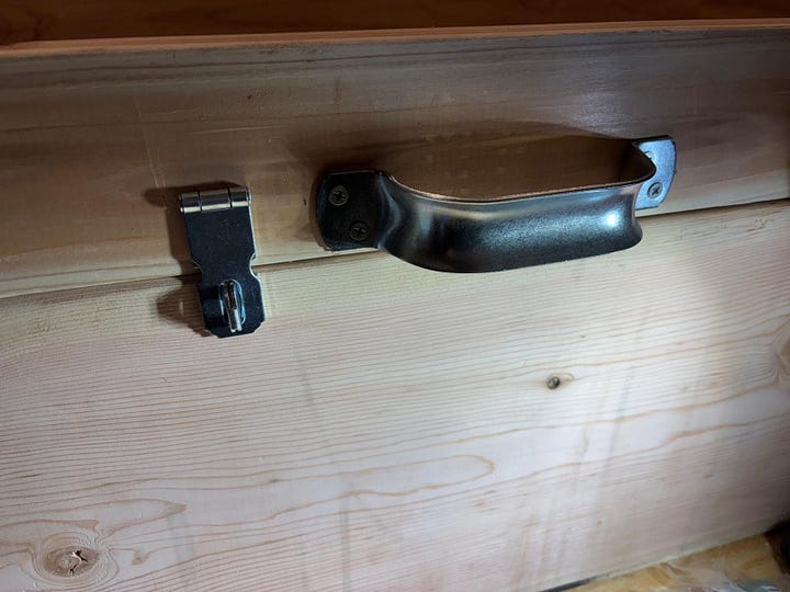 Bee Entrances, Roof overhang, Hardware