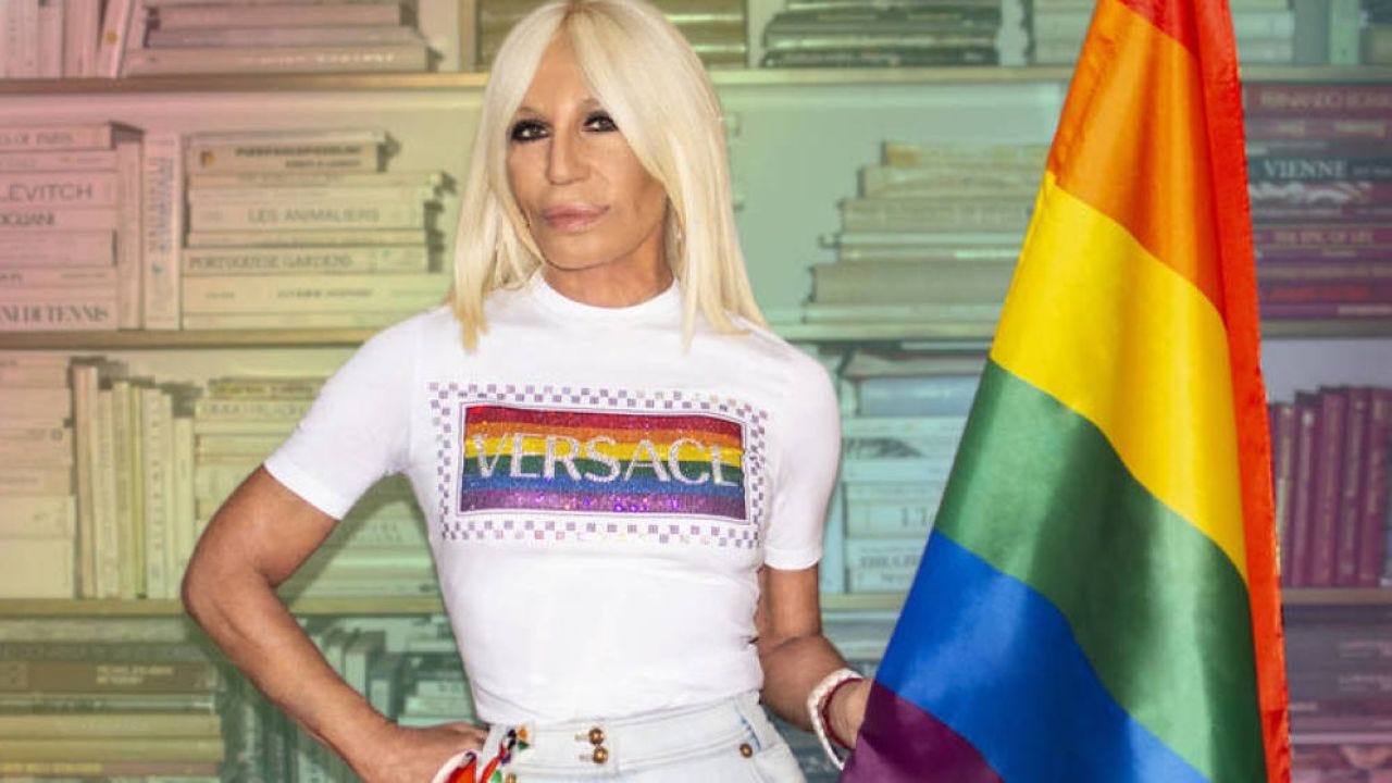 Marie Claire Donatella Versace Se Une A Las Firmas De Lujo Que Lanzan Sus  Colecciones LGBT | lacienciadelcafe.com.ar