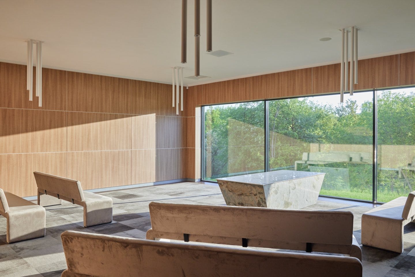 Laidotuvių išlaidos atsisveikinimo namuose „Rekviem“ – 400 eurų