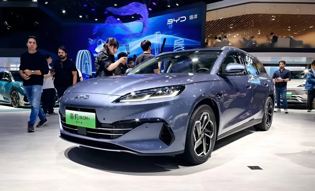 BYD presenta la nueva serie 06: versión familiar enchufable y berlina eléctrica