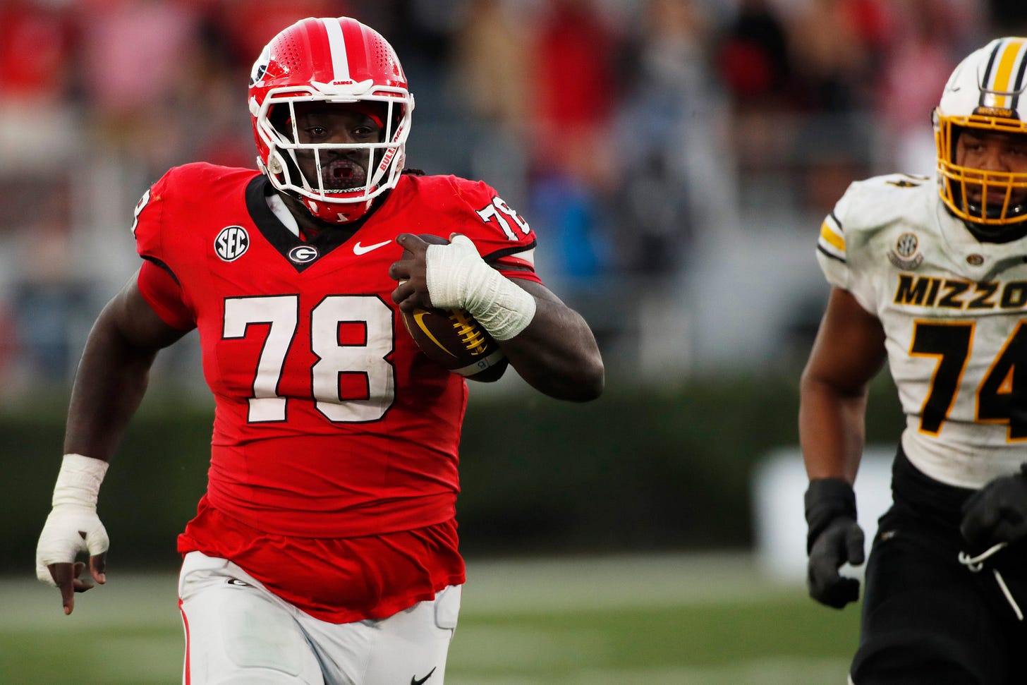 Nazir Stackhouse of UGA rumbles with an interception return.