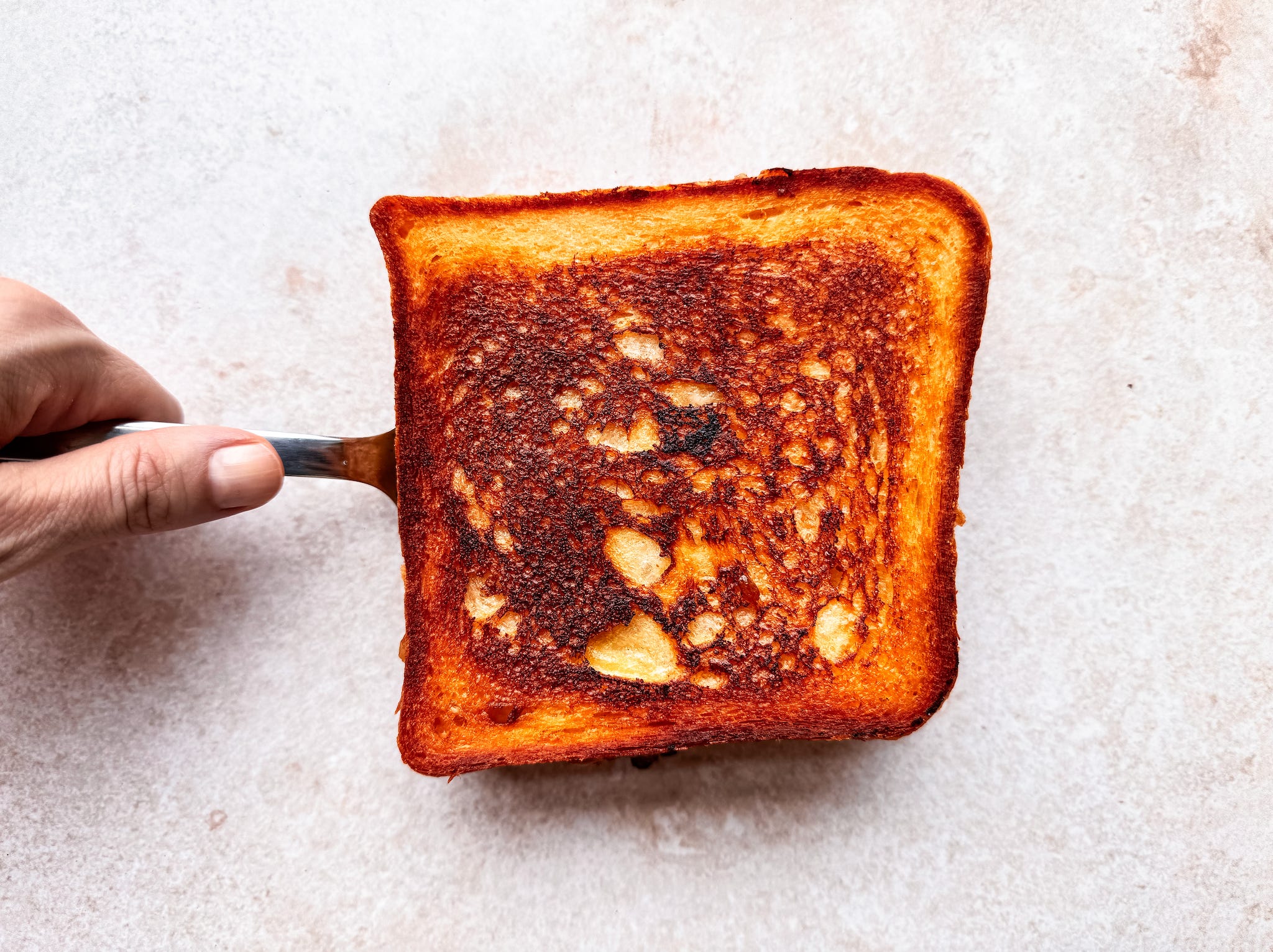 QUEIJO-QUENTE, UM EXERCÍCIO DE PACIÊNCIA - Lena Mattar, image size:2048x1532