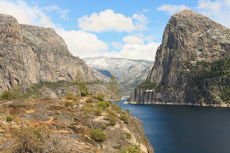 File:Hetch Hetchy May 2011 001.jpg
