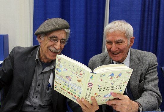 Mamikon Mnatsakanian & Tom Apostol's new book! | Geometrie